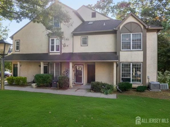 107 Commons Dr, East Brunswick, NJ 08816