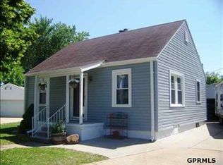1437 2nd Avenue Ct, Fremont, NE 68025