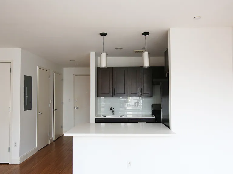 832 De Kalb Ave #4D — Photo 5