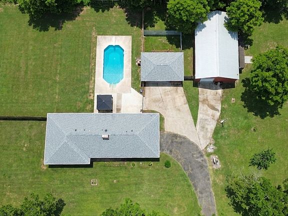 3rd image of 3261 Walden Rd