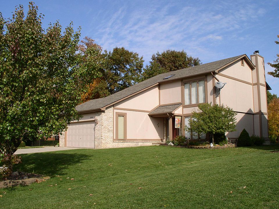 1st image of 2056 Woodview Dr