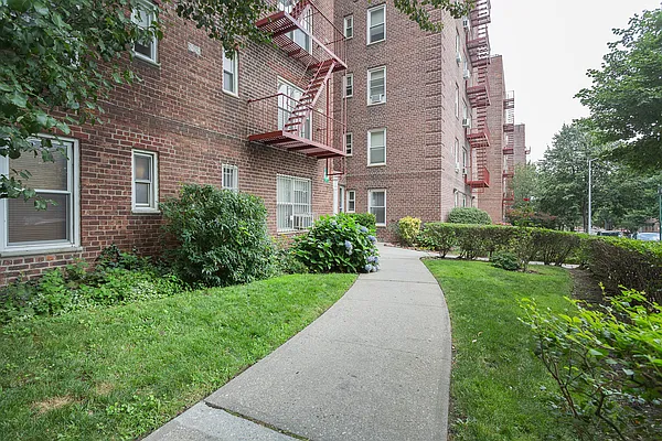 Sold by Keller Williams Realty Landmark | media 23