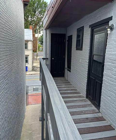 169 W All Saints St #2 — Photo 3