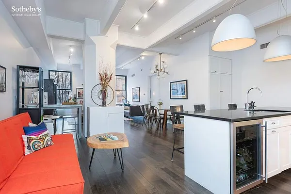 Sold by Sotheby's International Realty | media 7