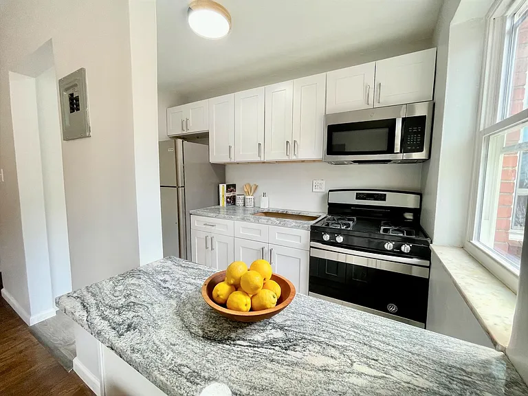 Oak Ridge Apartments — Photo 8