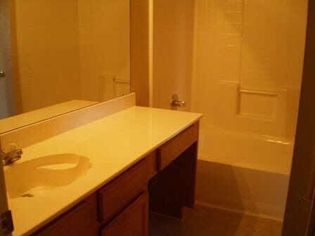4th image of 4637 Grovetree Ln