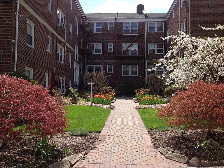 56-Village Court Apartments, LLC — Photo 33