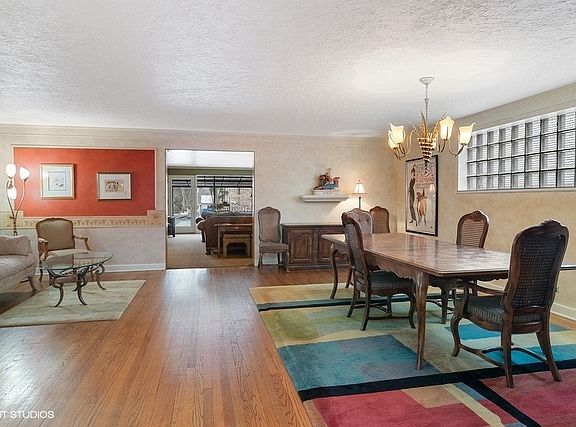 4th image of 465 Uvedale Rd