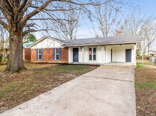 3220 Fairmeadow Dr, Horn Lake, MS 38637