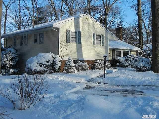 1st image of 25 Woodlot Ln