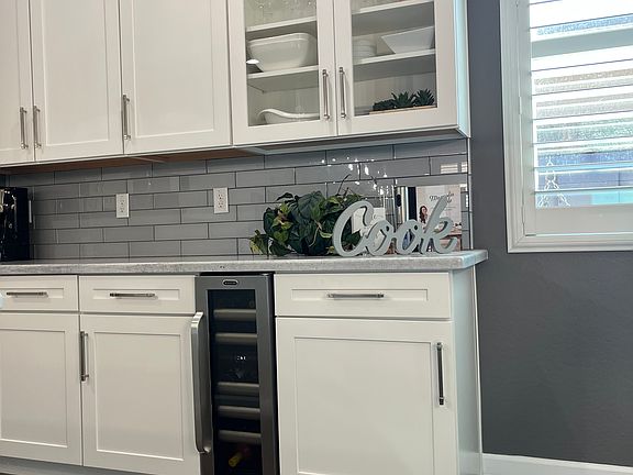 4th image of 17761 W Via De Luna Dr