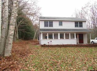 60 Tymeson Rd, Averill Park, NY 12018