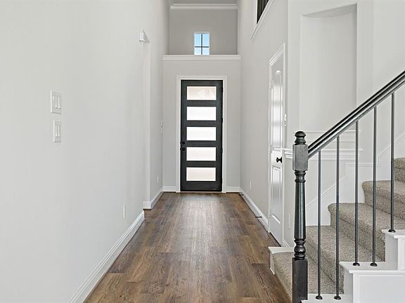 3rd image of 124 Spanish Bluebell Dr