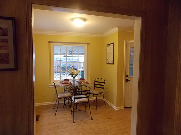 3rd image of 1357 E Rolling Oaks Dr