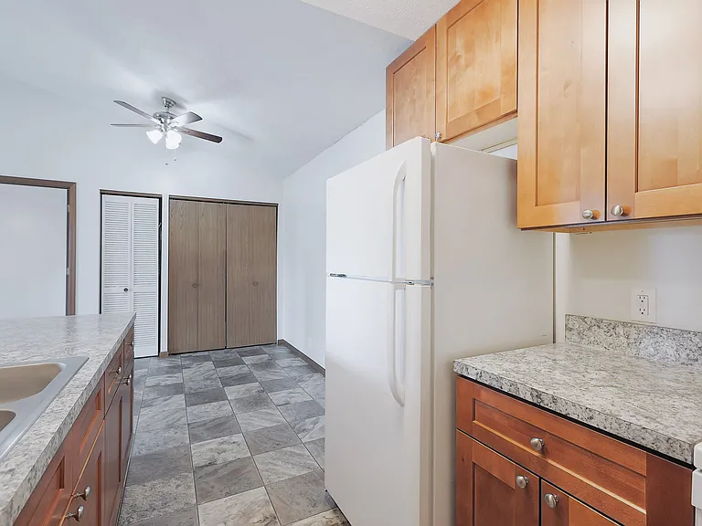 2221 S Street — Photo 55