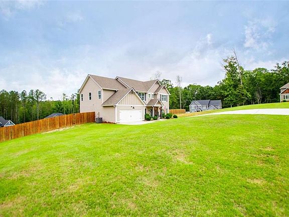 3rd image of 256 Tripp Ln