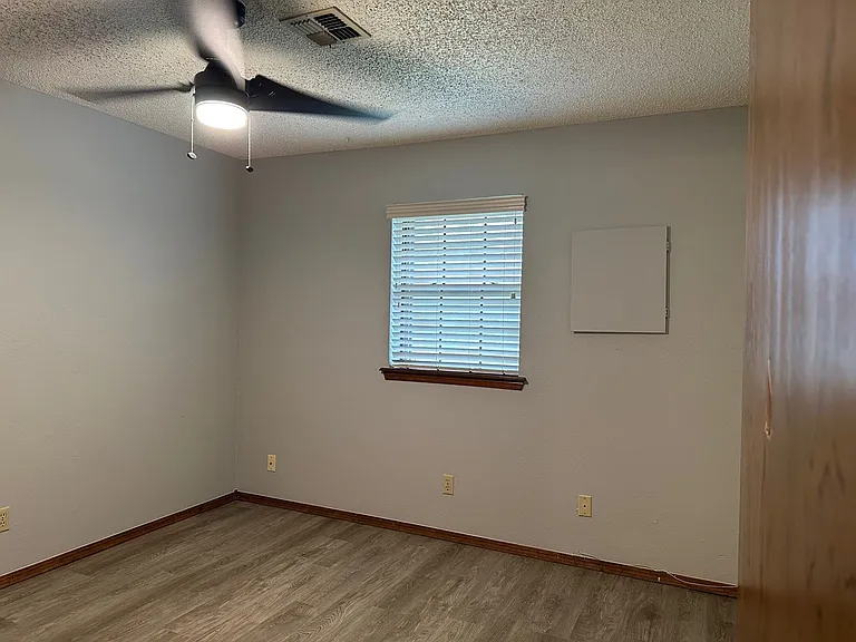 2210 Apple Ave #2210 — Photo 2