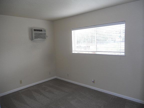 5th image of 402 G St APT B