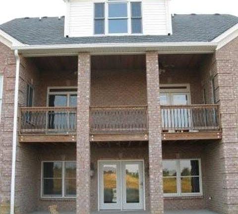 4th image of 601 Four Winds Dr