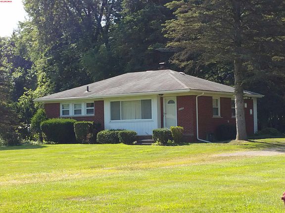 4th image of 20295 Norwood Dr N