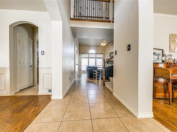 3rd image of 2401 Trickling Creek Dr