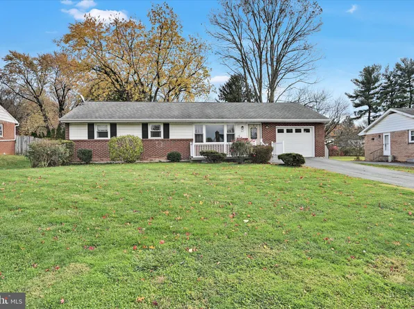 957 Raymee Dr, Lancaster, PA 17601