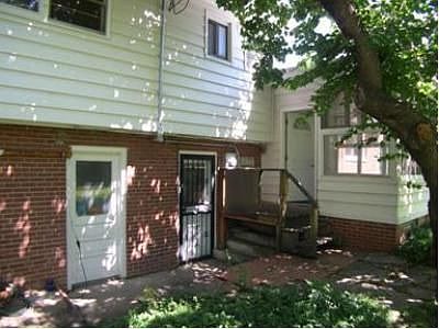5th image of 2211 N Glencoe St