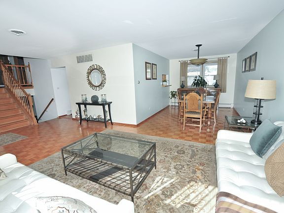 3rd image of 10428 Georgia Ln