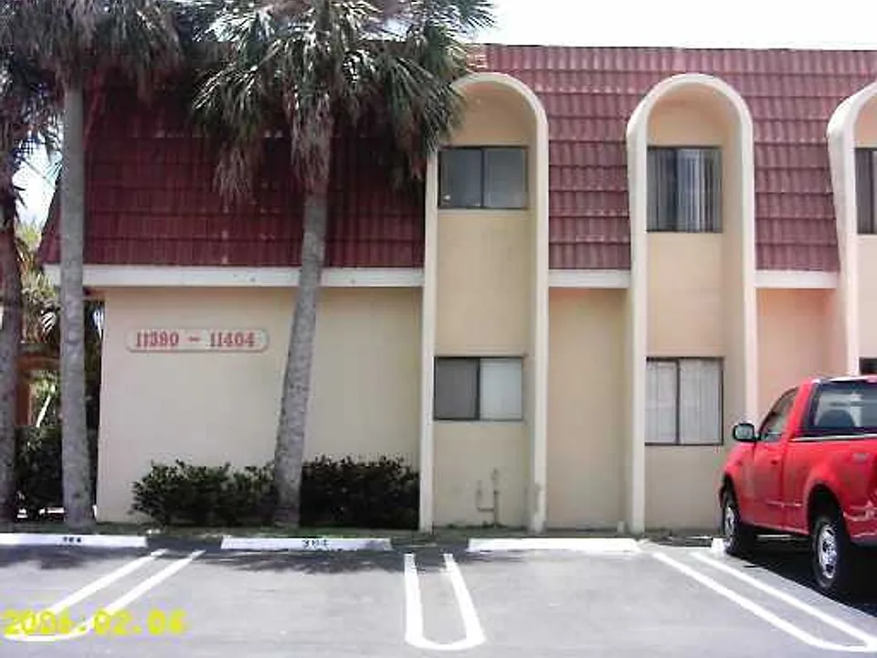 11394 Royal Palm Blvd
