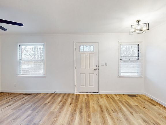 5th image of 209 Joplin Ct