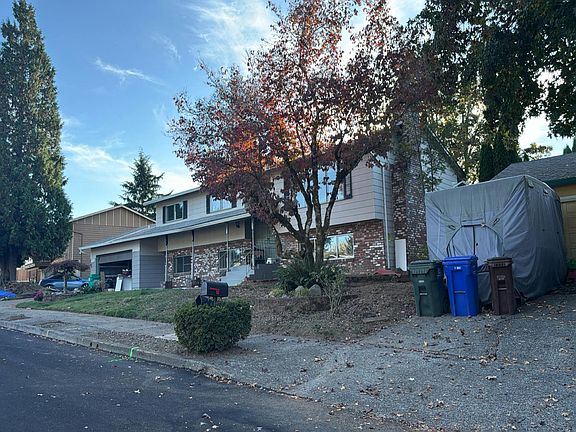 2nd image of 205 SE Olvera Ave