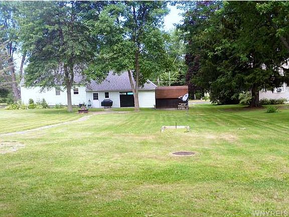 2nd image of 4032 Crescent Dr