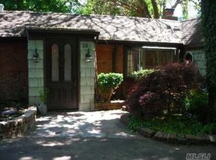 16 Princess Gate, Oakdale, NY 11769