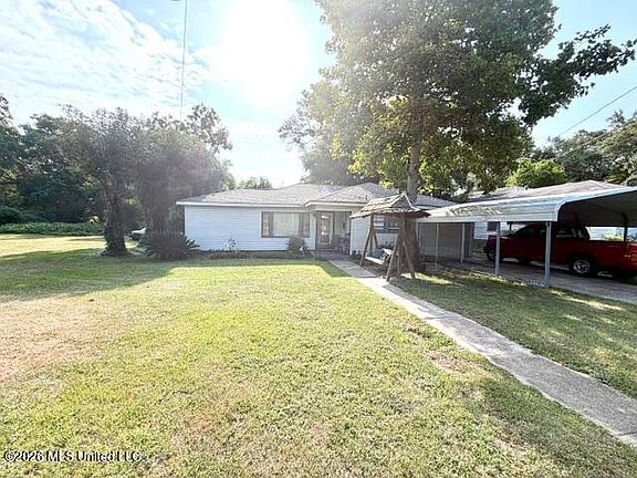3rd image of 2524 Kelly Ave