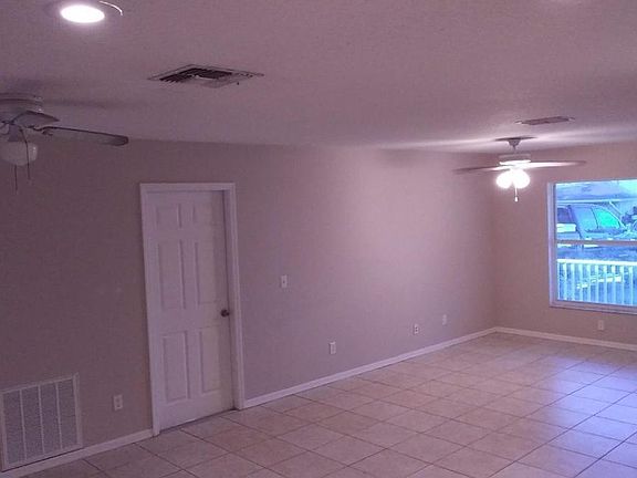3rd image of 2082 W Deer Trail Ln