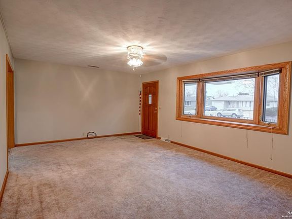 5th image of 2118 Nottingham Dr