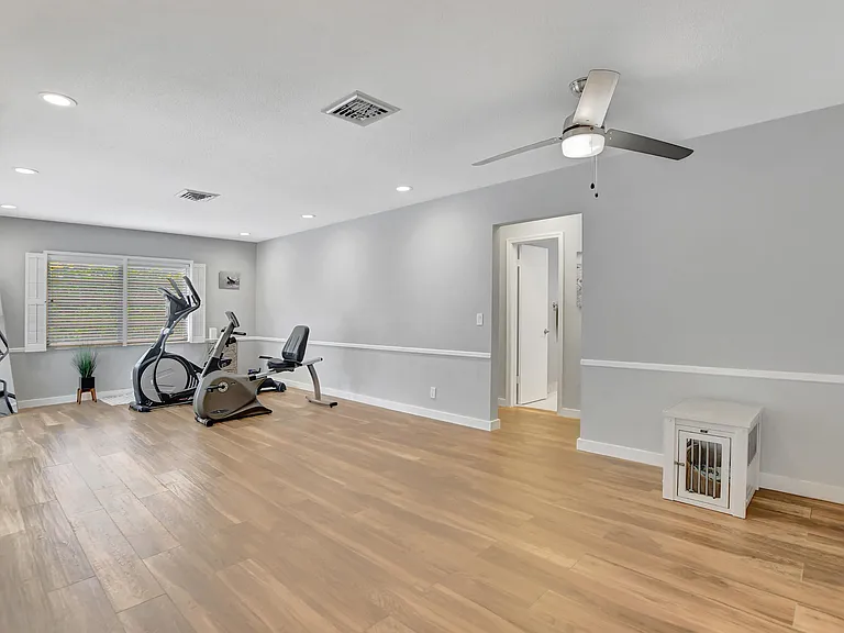 510 Silver Ln — Photo 7