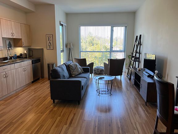 5th image of 889 E Date St E #414