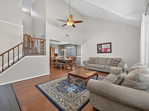5th image of 1632 Fuqua Dr