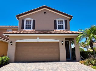 323 Versailles Ln, Vero Beach, FL 32960