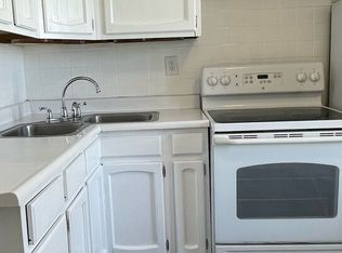 155 N Macarthur Blvd #3, Springfield, IL 62702