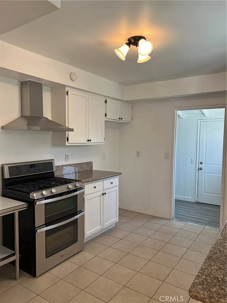 2 bed, 672 sqft, $2,500 — Photo 3