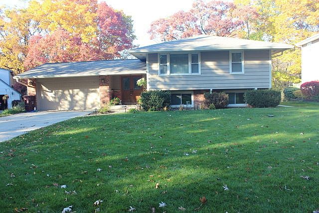 1st image of 21442 Sylvan Dr S