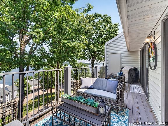 2nd image of 251 Maple Rd Unit 3b