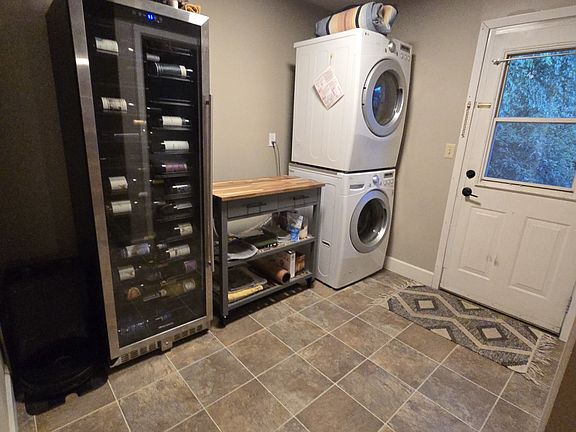 5th image of 2116 Crestbrook Rd