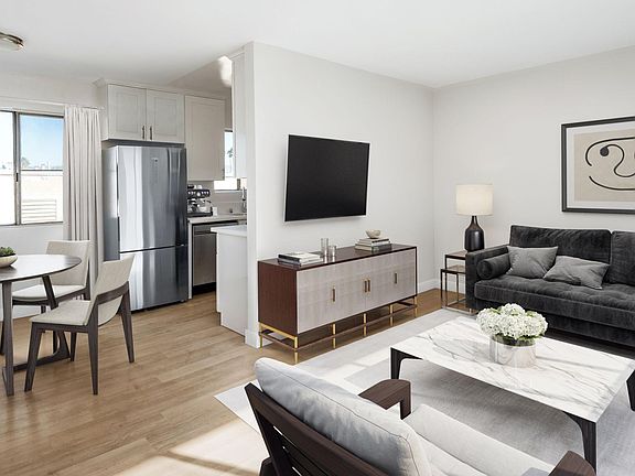 2nd image of 1408 S Saint Andrews Pl #78tb05mgs