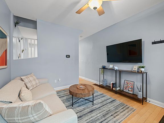 5th image of 472 W 2nd Ave