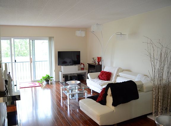 2nd image of 18501 Wentworth Ave APT 1E