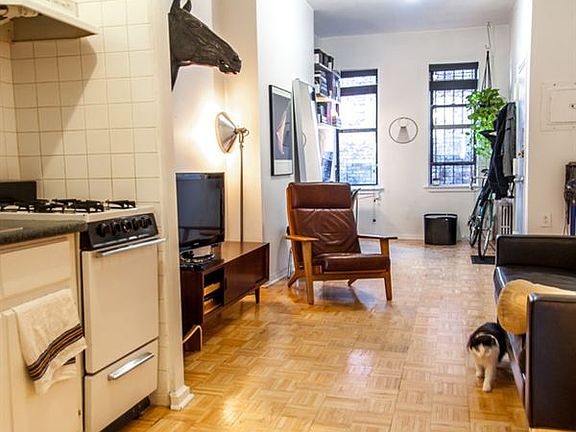 75_Eagle_Street___8-22