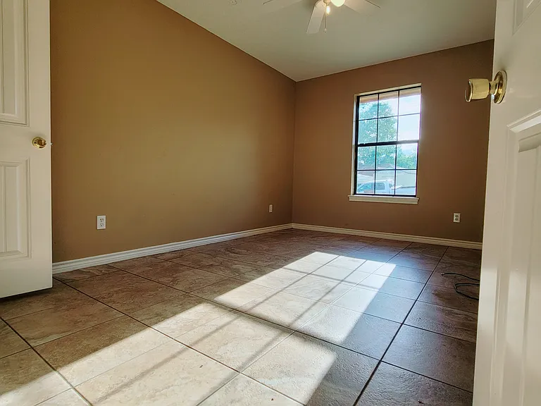210 Elm St #1 — Photo 7